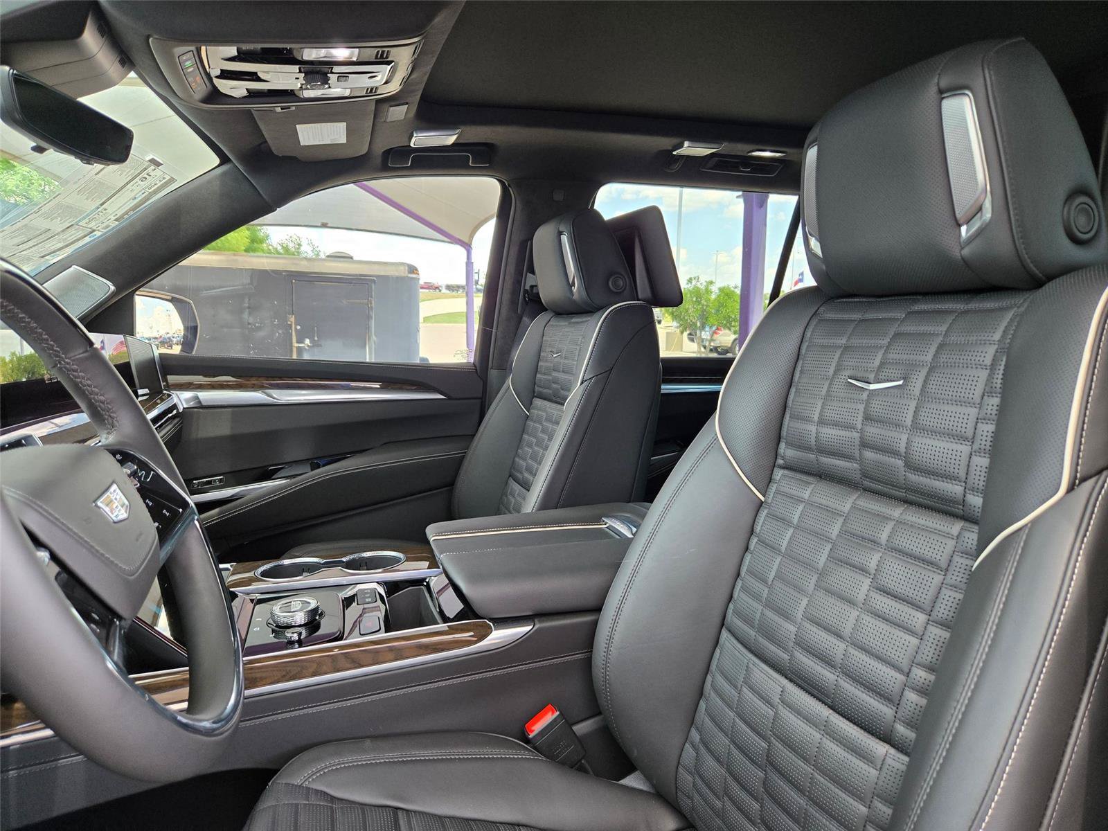 New 2026 Cadillac Escalade Platinum Sport w/ LPO, ONYX Package AWD/4WD image 29