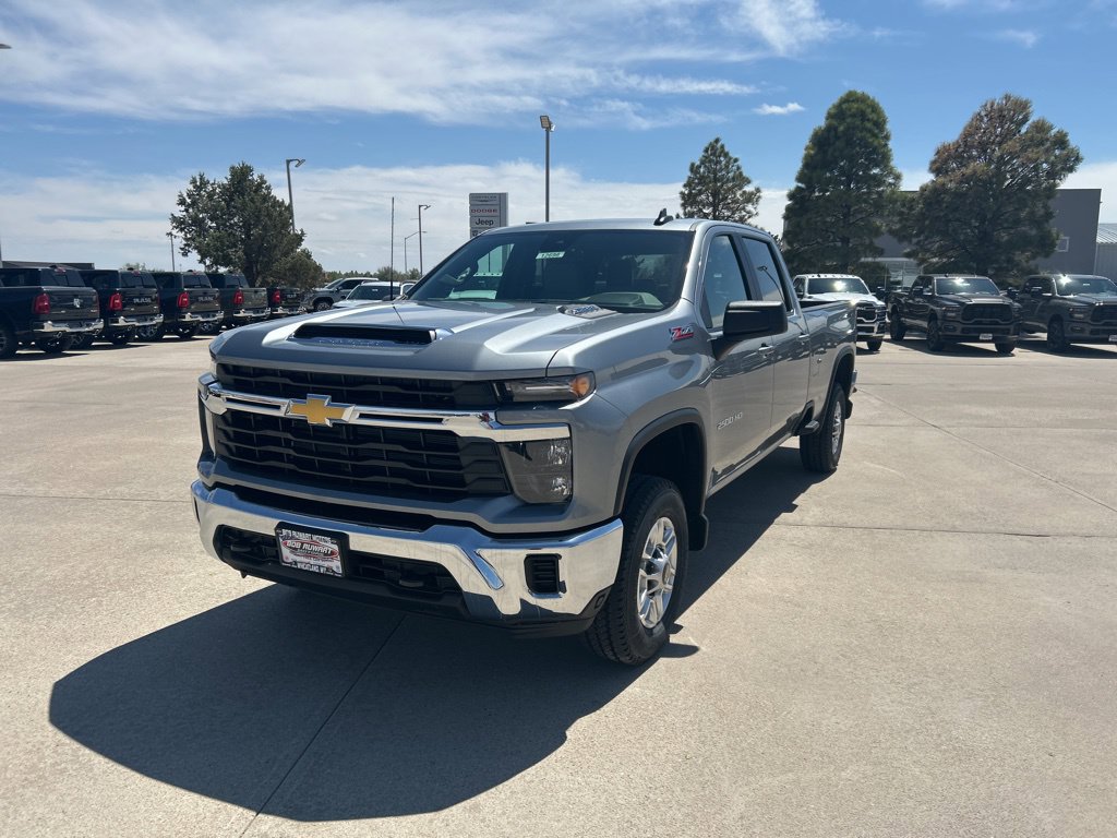 New 2026 Chevrolet Silverado 2500 LT w/ Z71 Off-Road Package AWD/4WD image 1