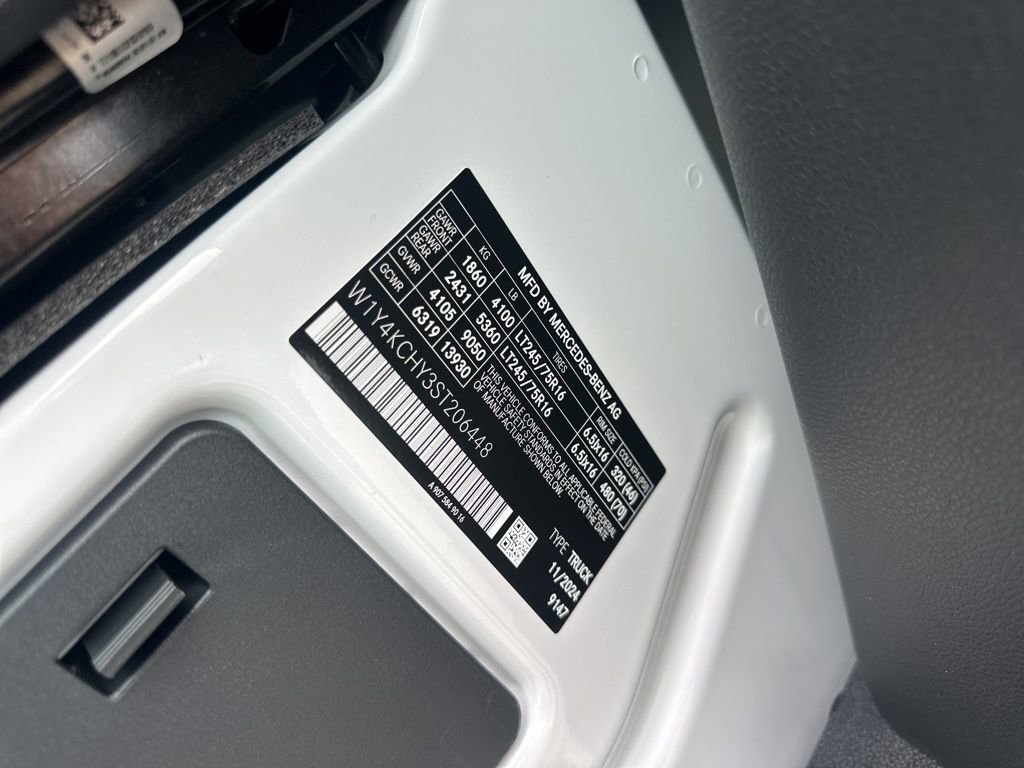 Used 2025 Mercedes-Benz Sprinter 2500 image 31