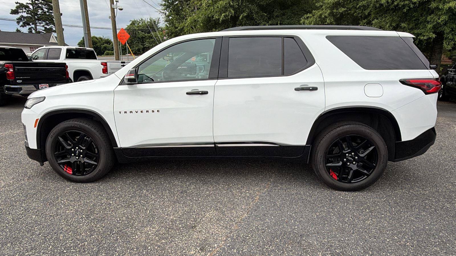 Used 2023 Chevrolet Traverse Premier w/ Redline Edition AWD/4WD image 12