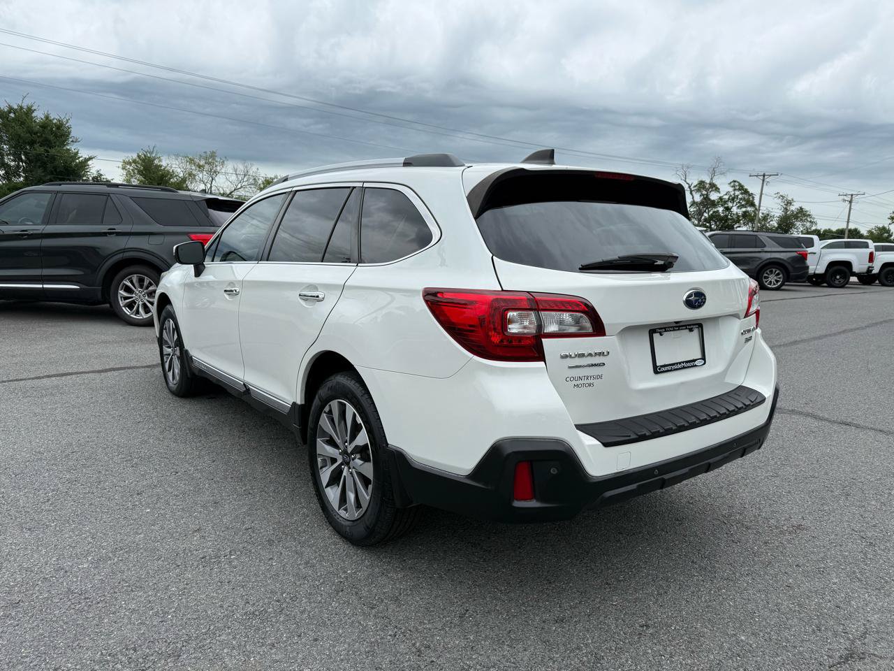 Used 2019 Subaru Outback 3.6R Touring AWD/4WD image 4