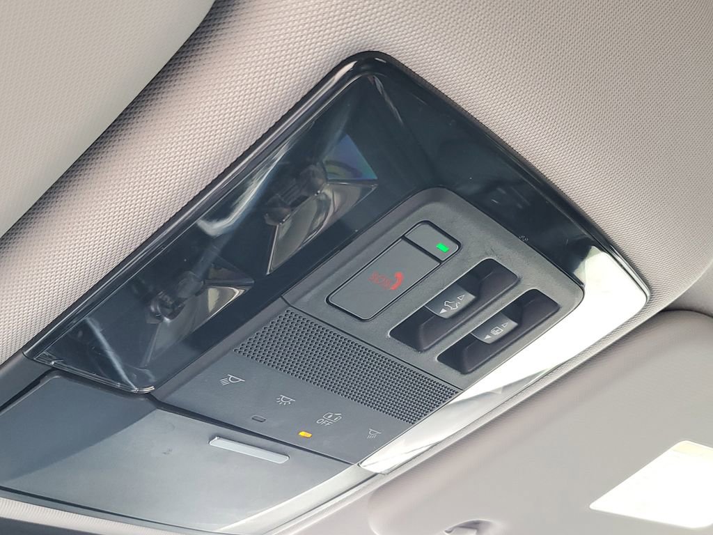 Used 2025 Mitsubishi Outlander SE image 32