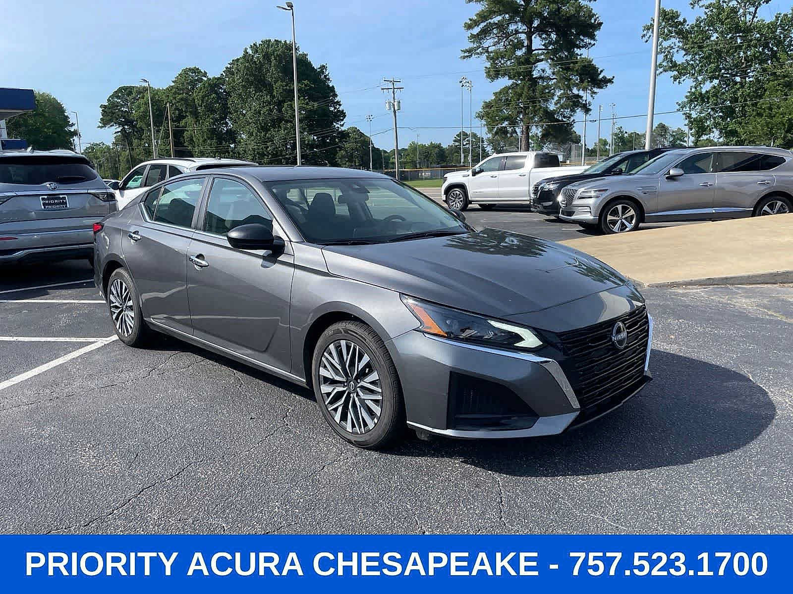 Used 2025 Nissan Altima 2.5 SV FWD image 6