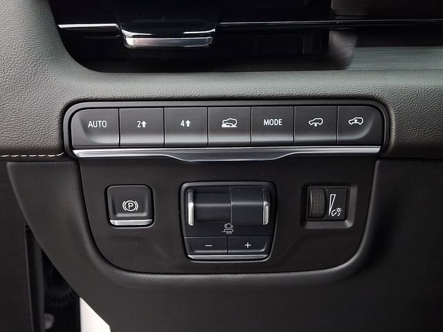 Used 2024 Cadillac Escalade ESV Premium Luxury w/ Performance Package AWD/4WD image 28