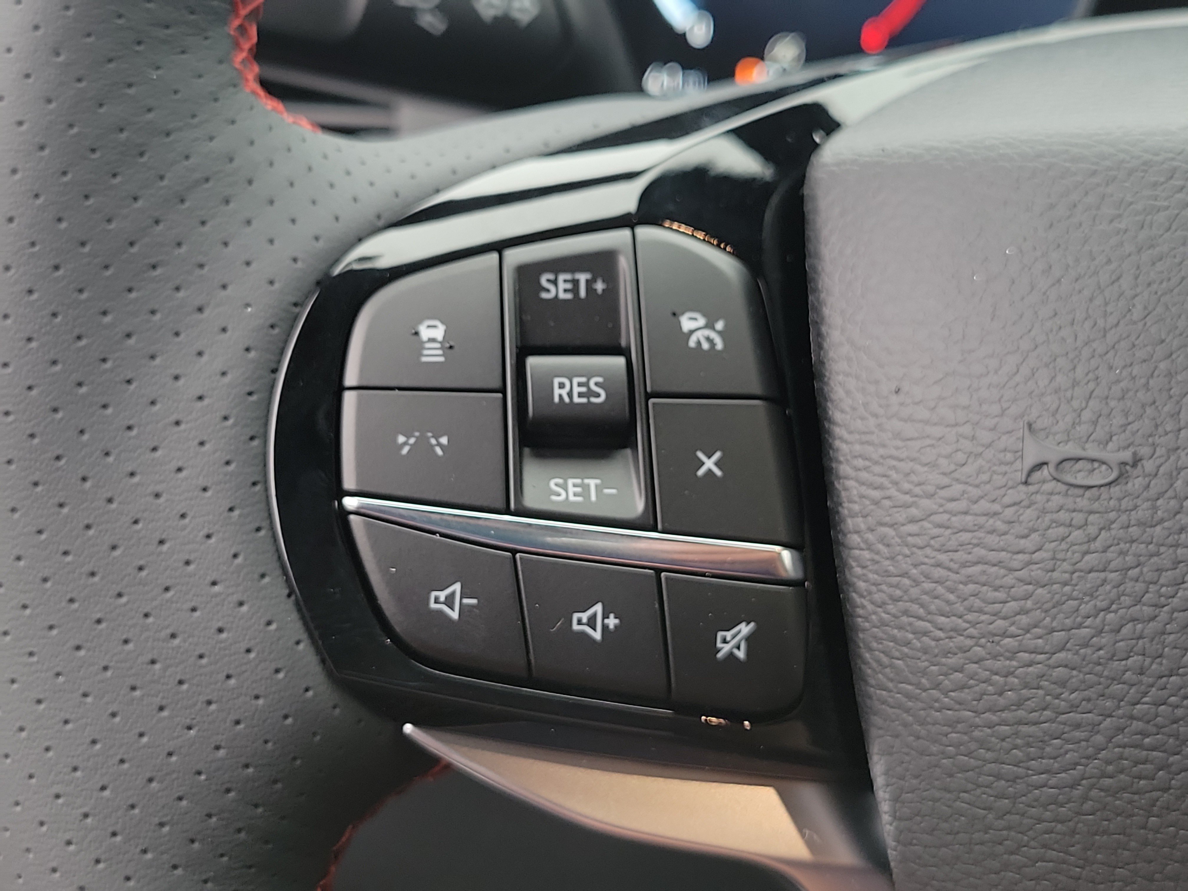 New 2027 Ford Explorer ST-Line w/ Premium Package RWD image 21