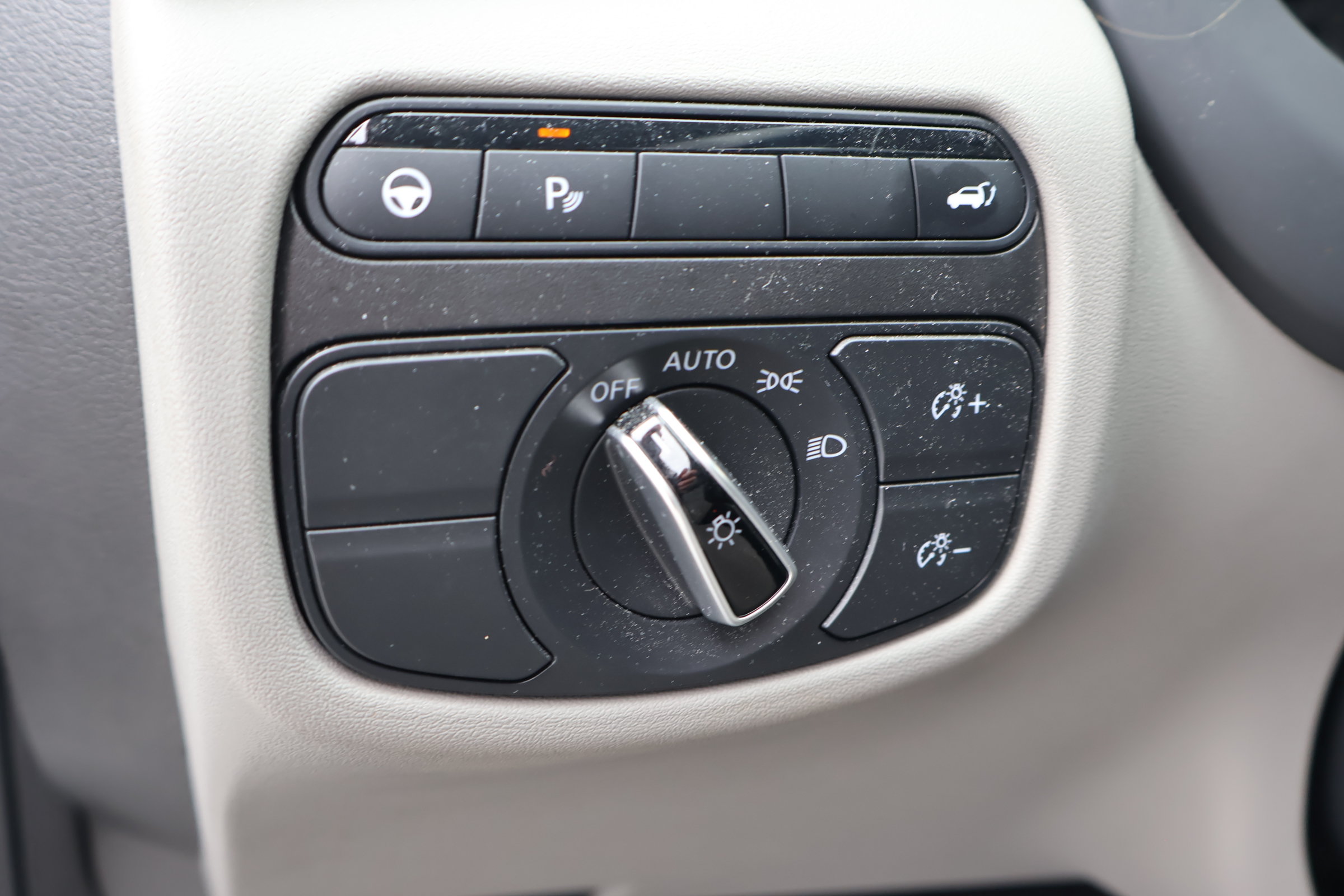 Certified 2023 INFINITI QX50 Luxe FWD image 23