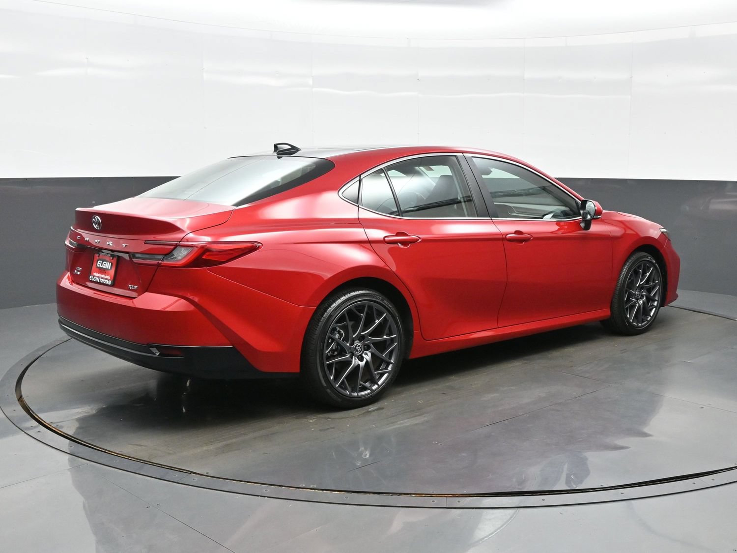 Used 2026 Toyota Camry XLE AWD/4WD image 6