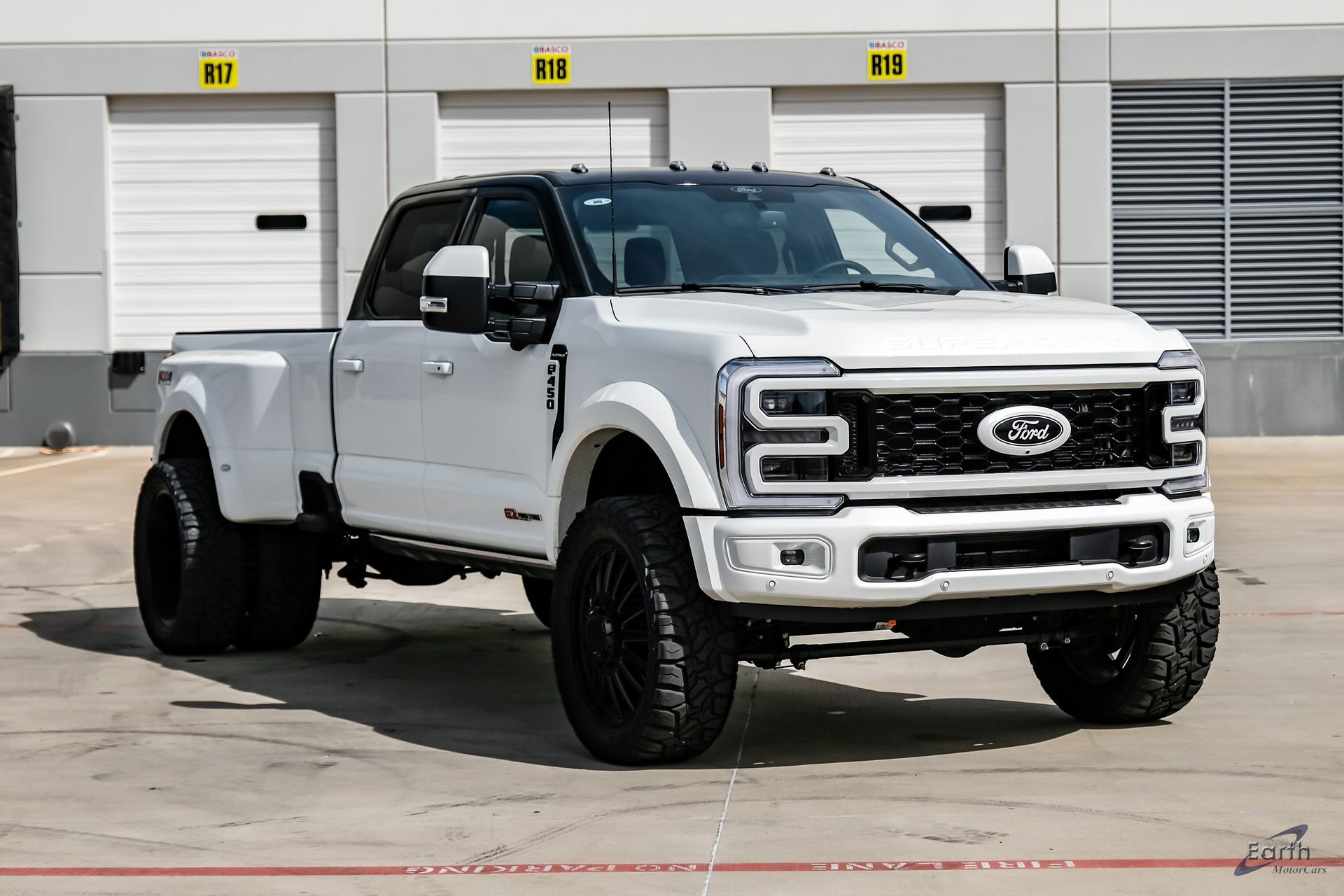 Used 2026 Ford F450 Platinum w/ FX4 Off-Road Package image 26