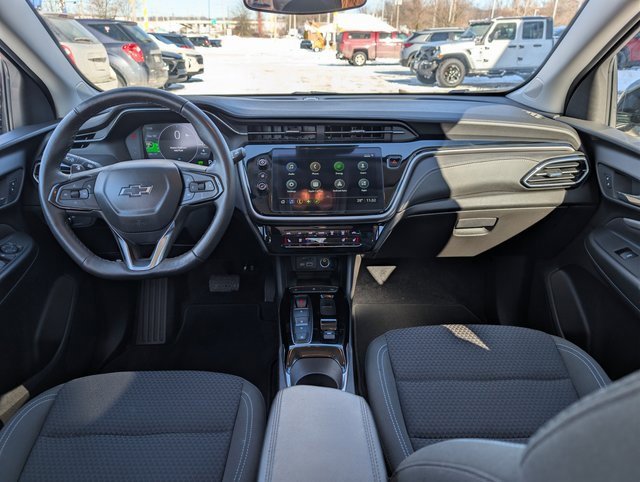 Used 2023 Chevrolet Bolt EUV LT w/ Comfort Package image 11