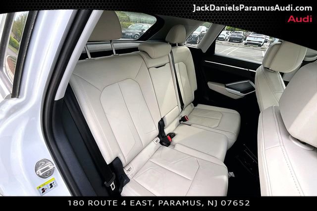 Used 2023 Audi Q3 2.0T Premium w/ Convenience Package AWD/4WD image 19