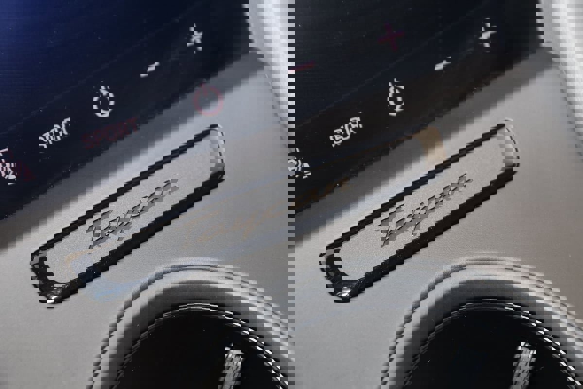 Used 2020 Porsche Taycan 4S image 36