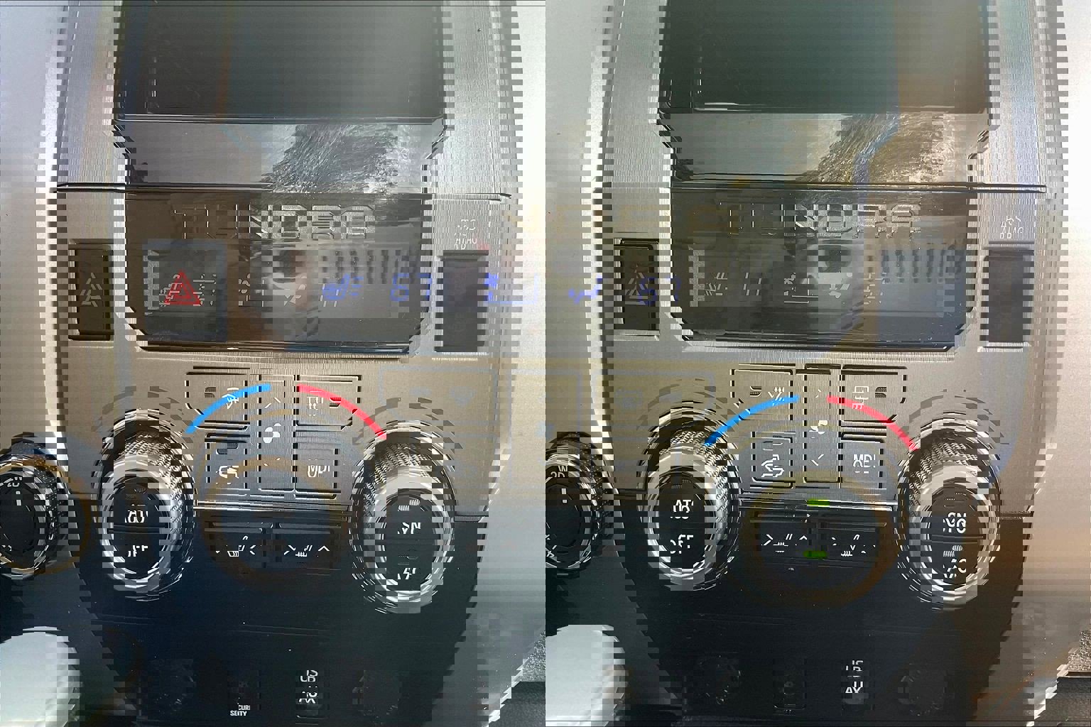 Used 2019 Toyota Tundra Limited w/ Limited Premium Package image 38