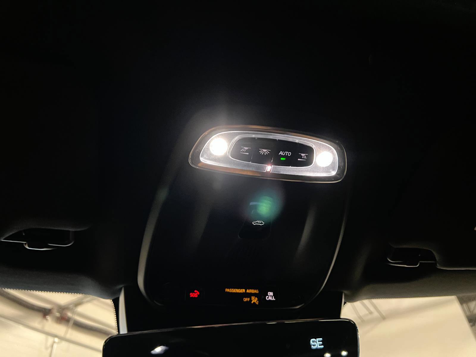 Used 2020 Volvo XC90 T8 R-Design w/ Protection Package Premier image 22