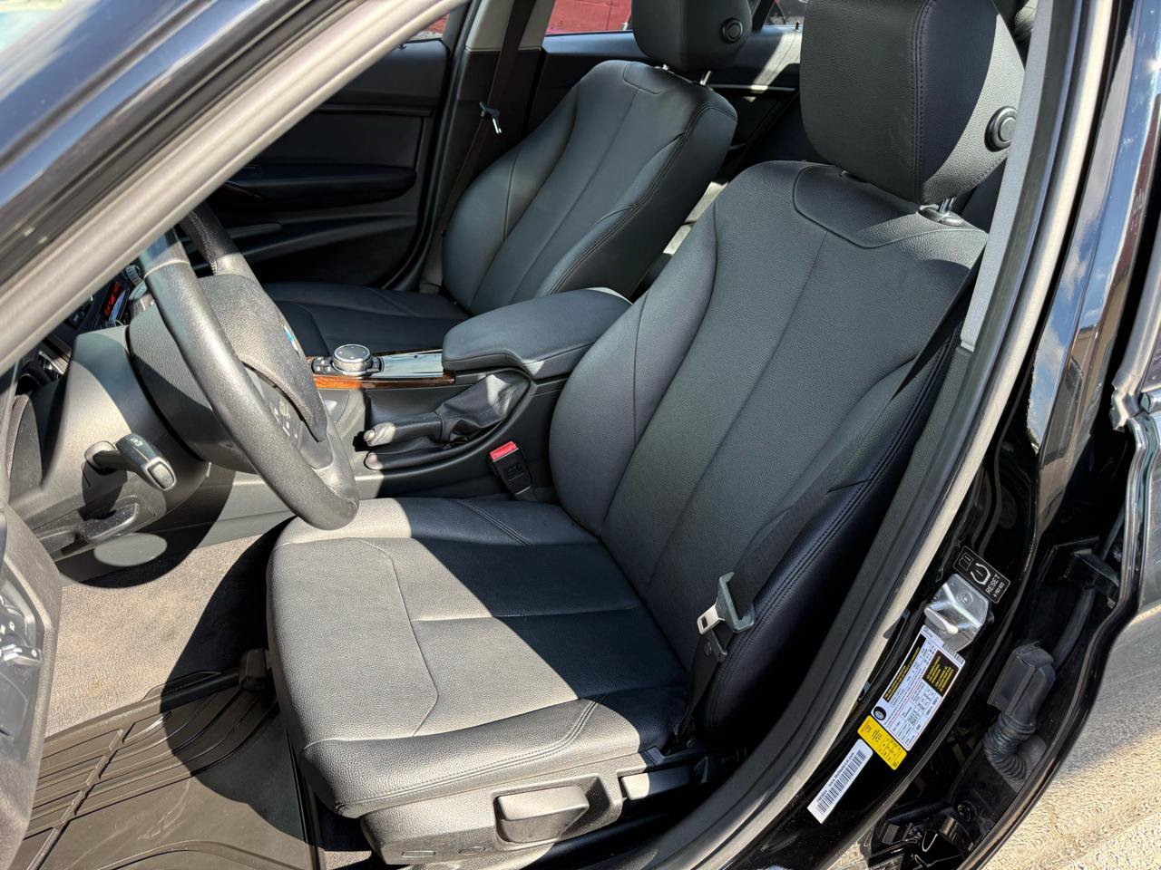 Used 2015 BMW 320i Sedan RWD image 12