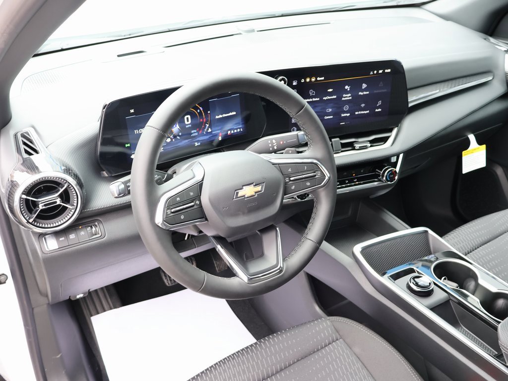 New 2026 Chevrolet Equinox LT w/ LPO, Floor Liner Package image 23