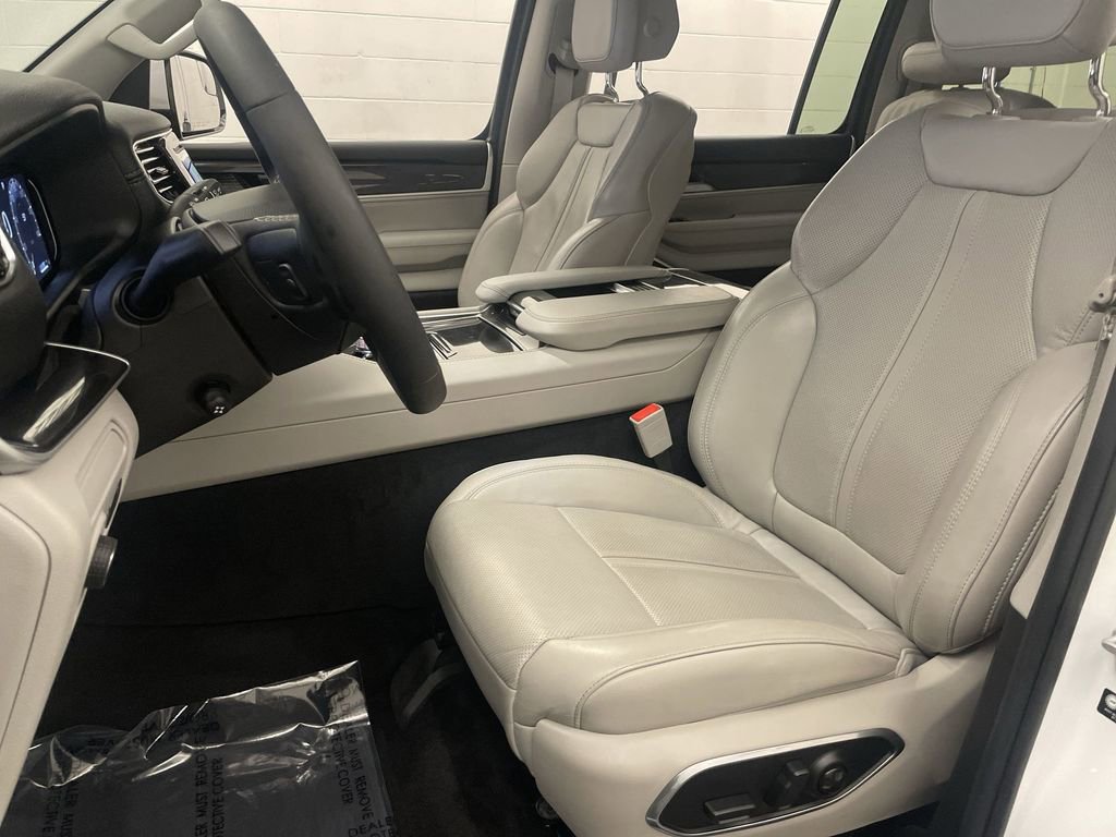 Used 2022 Jeep Wagoneer Series I image 13