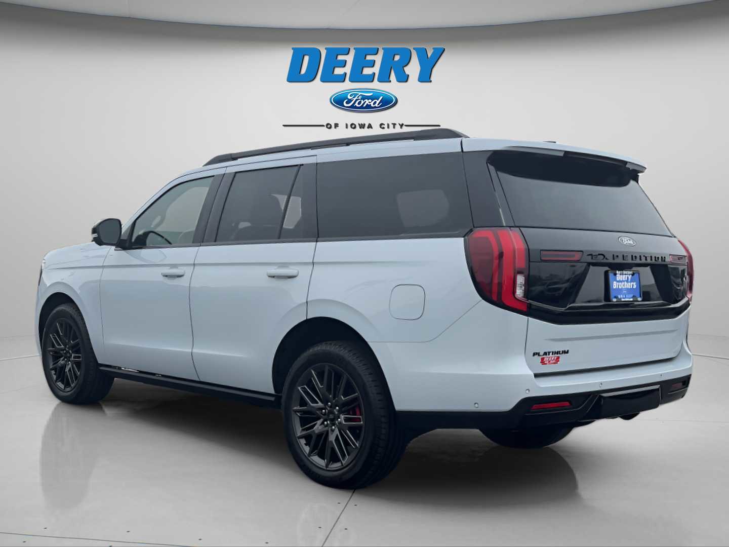 Used 2025 Ford Expedition Platinum w/ Stealth Performance Package image 4