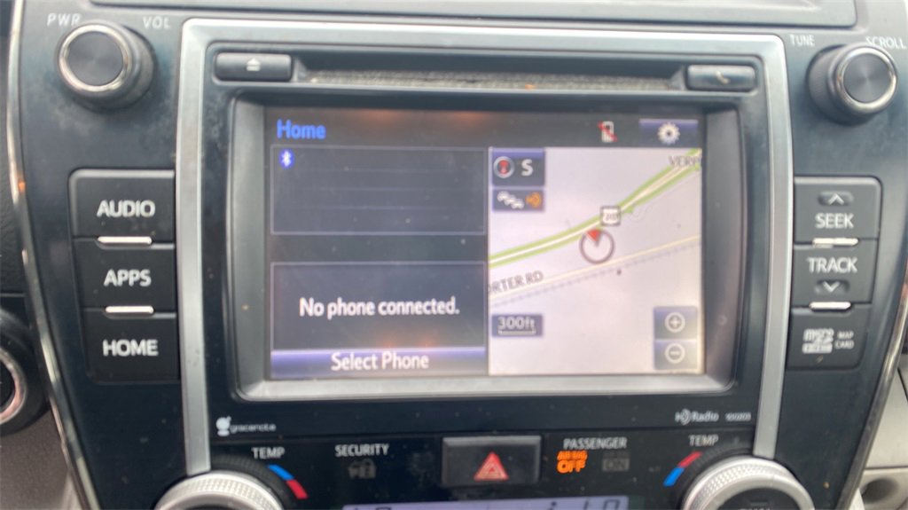 Used 2014 Toyota Camry XLE image 18