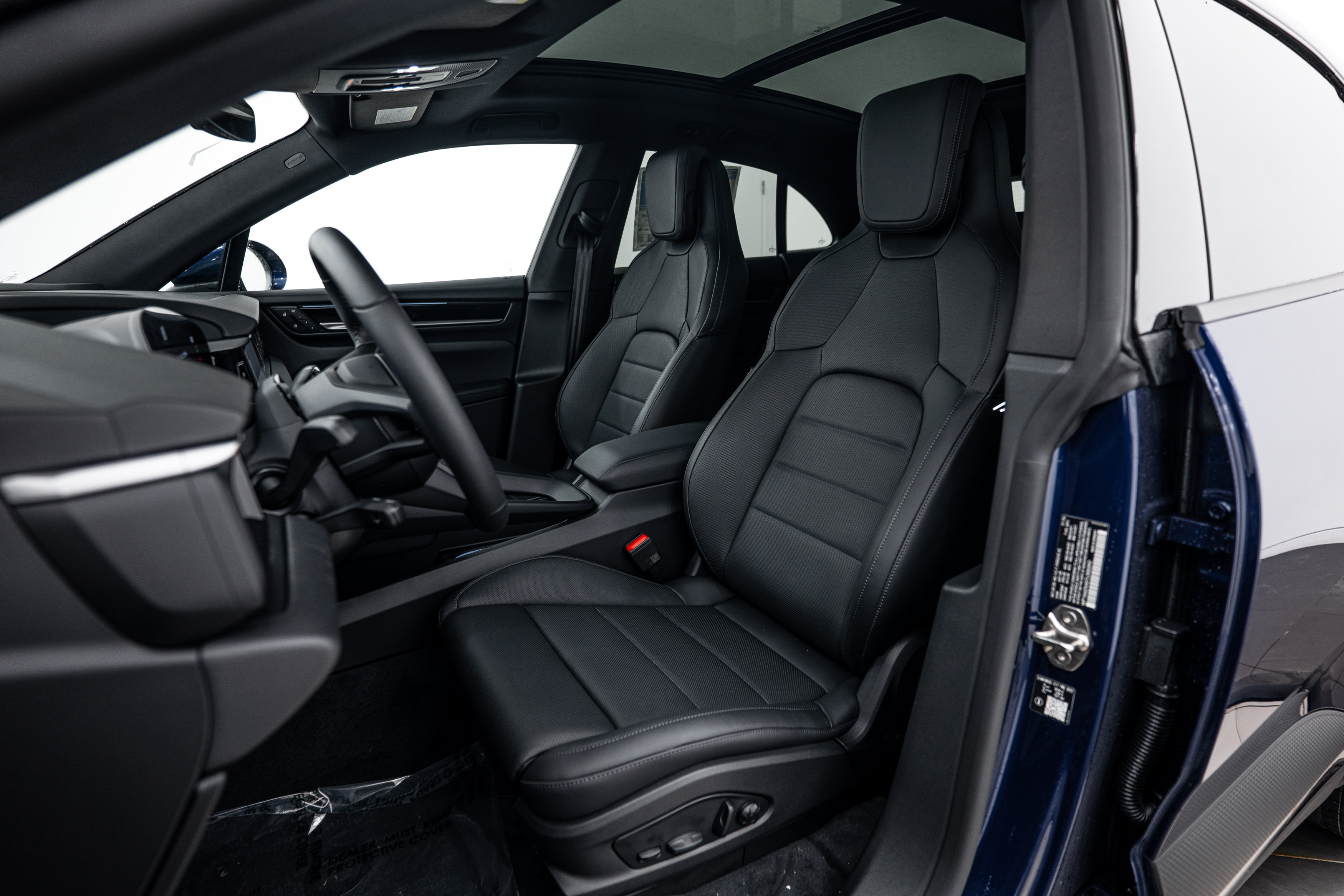 New 2026 Porsche Macan 4 Electric AWD/4WD image 5