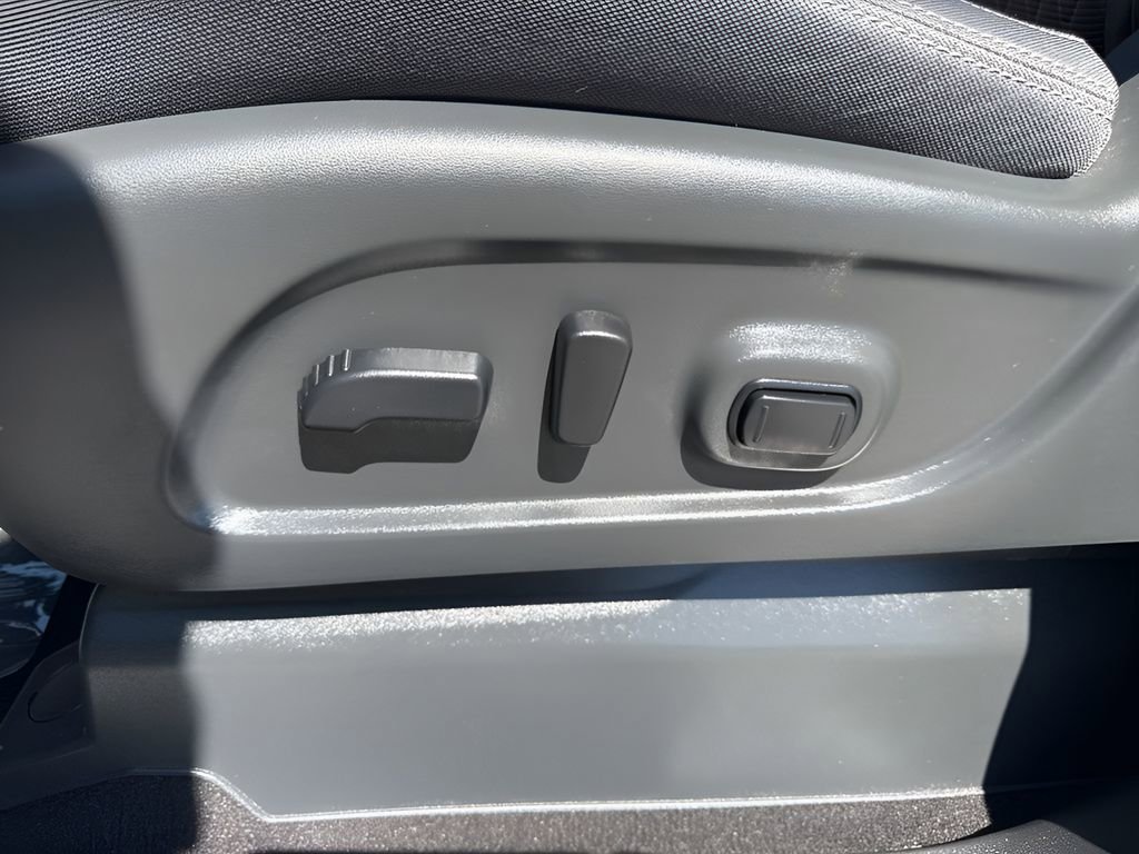 Used 2024 Nissan Titan SV w/ SV Bronze Edition Package image 10