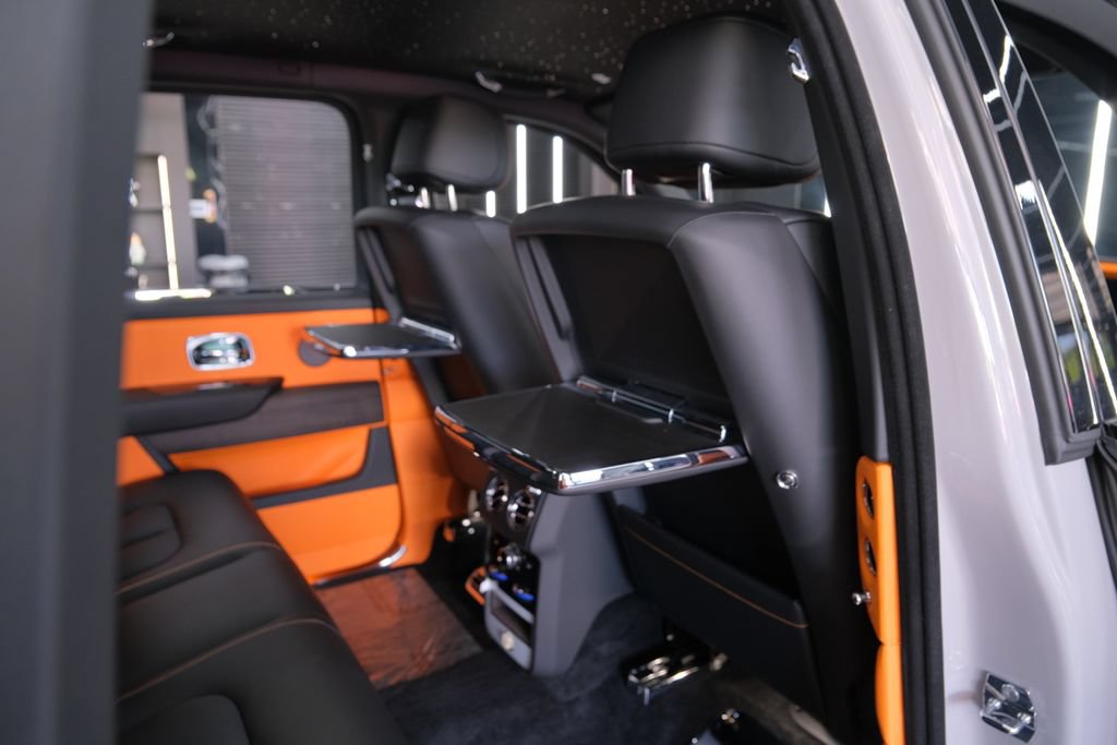 Used 2026 Rolls-Royce Cullinan AWD/4WD image 13