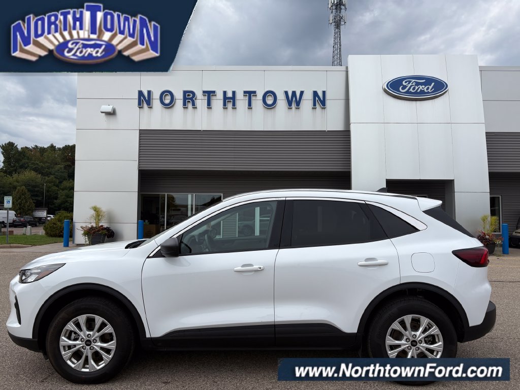 Used 2024 Ford Escape Active AWD/4WD image 1