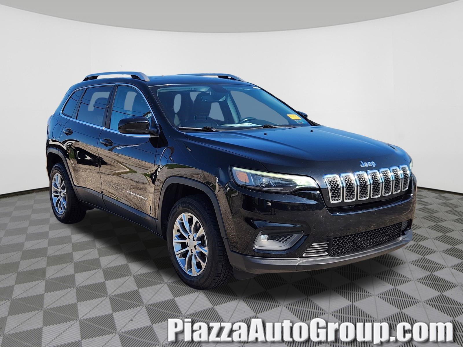 Used 2019 Jeep Cherokee Latitude Plus w/ Comfort/Convenience Group
