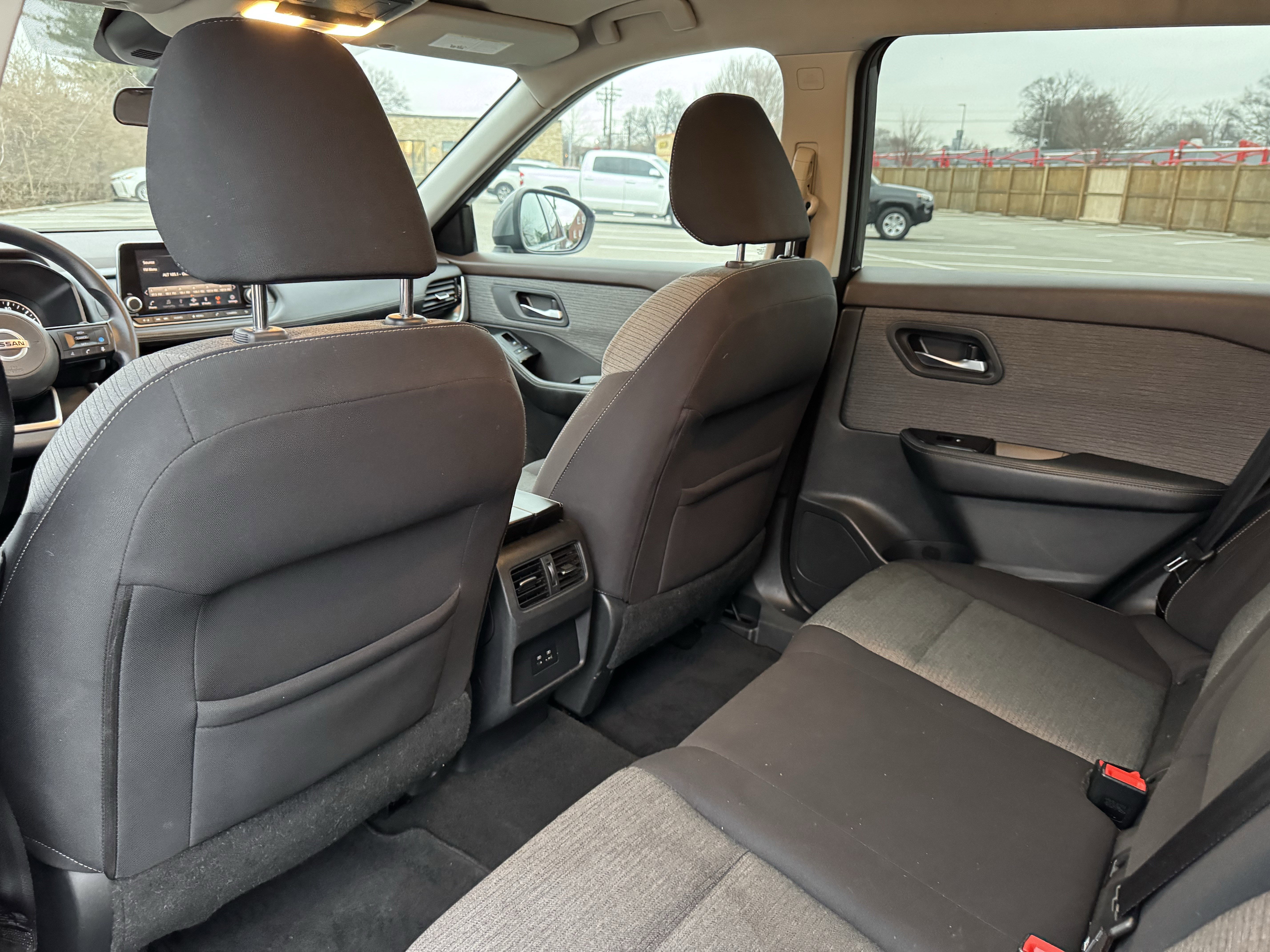 Certified 2021 Nissan Rogue SV image 32