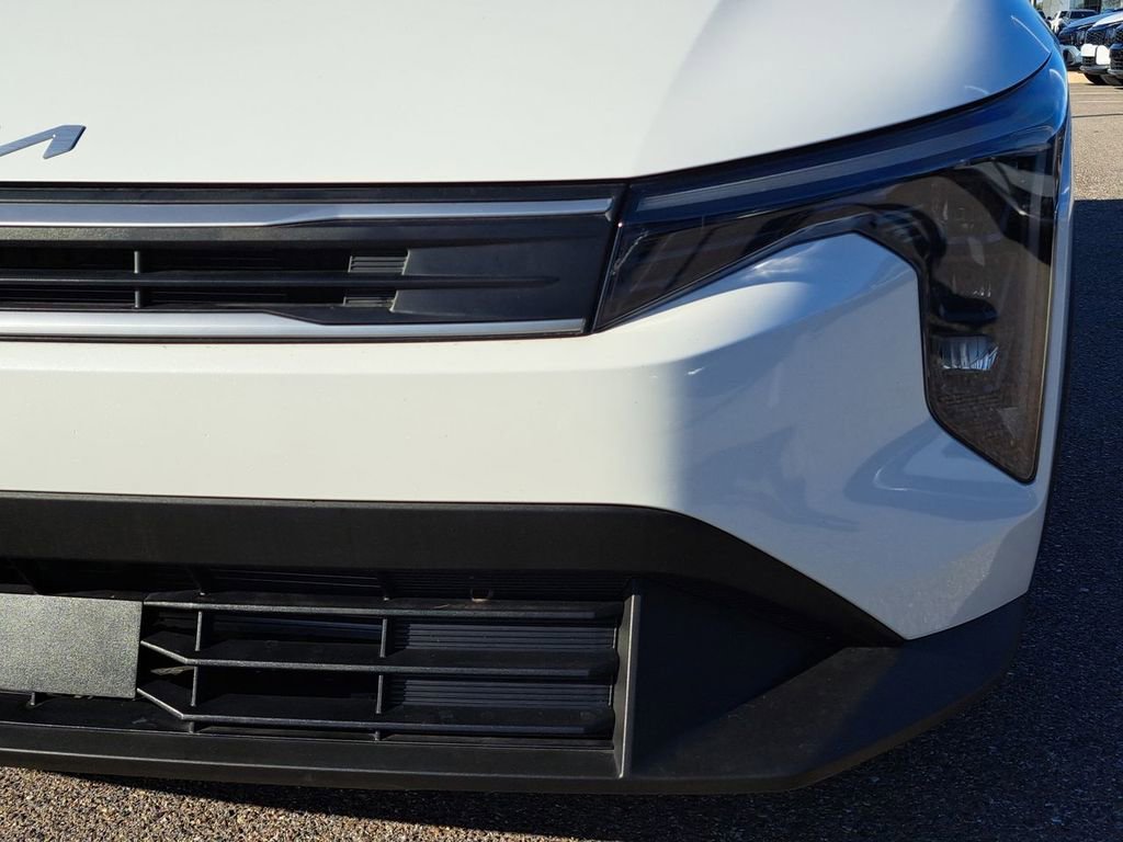 Used 2025 Kia K4 LXS image 10