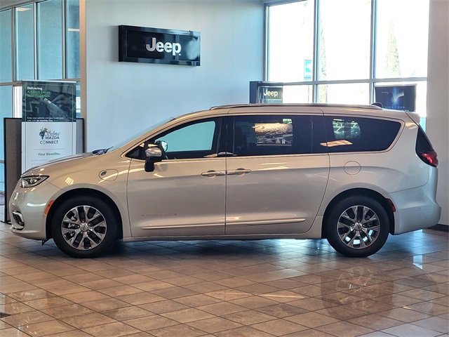 New 2023 Chrysler Pacifica Pinnacle image 3