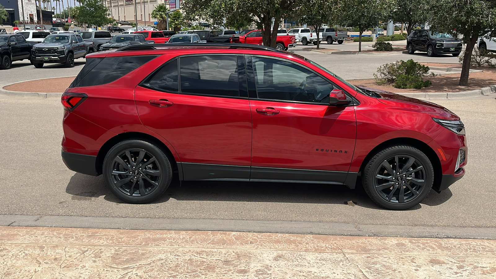 Used 2022 Chevrolet Equinox RS FWD image 9