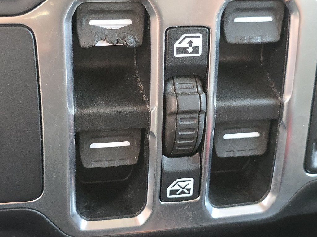 Used 2021 Jeep Wrangler Unlimited Sport AWD/4WD image 31