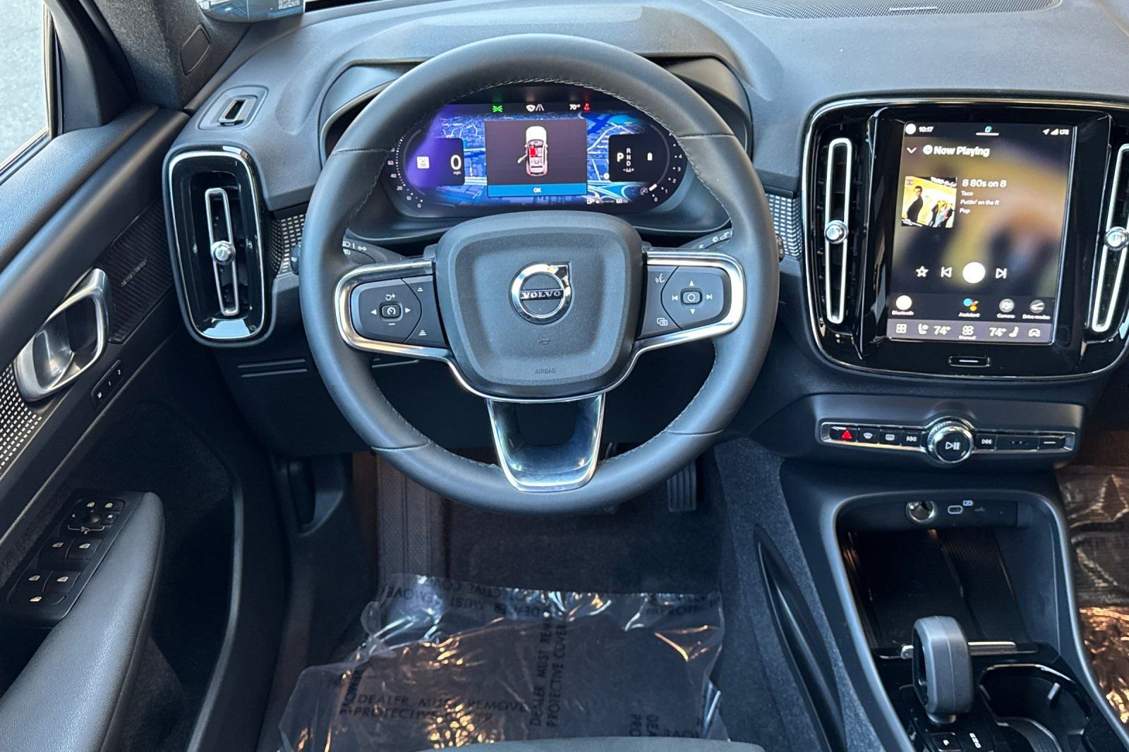 Used 2023 Volvo XC40 B5 Plus w/ Driver Assist Package AWD/4WD image 17