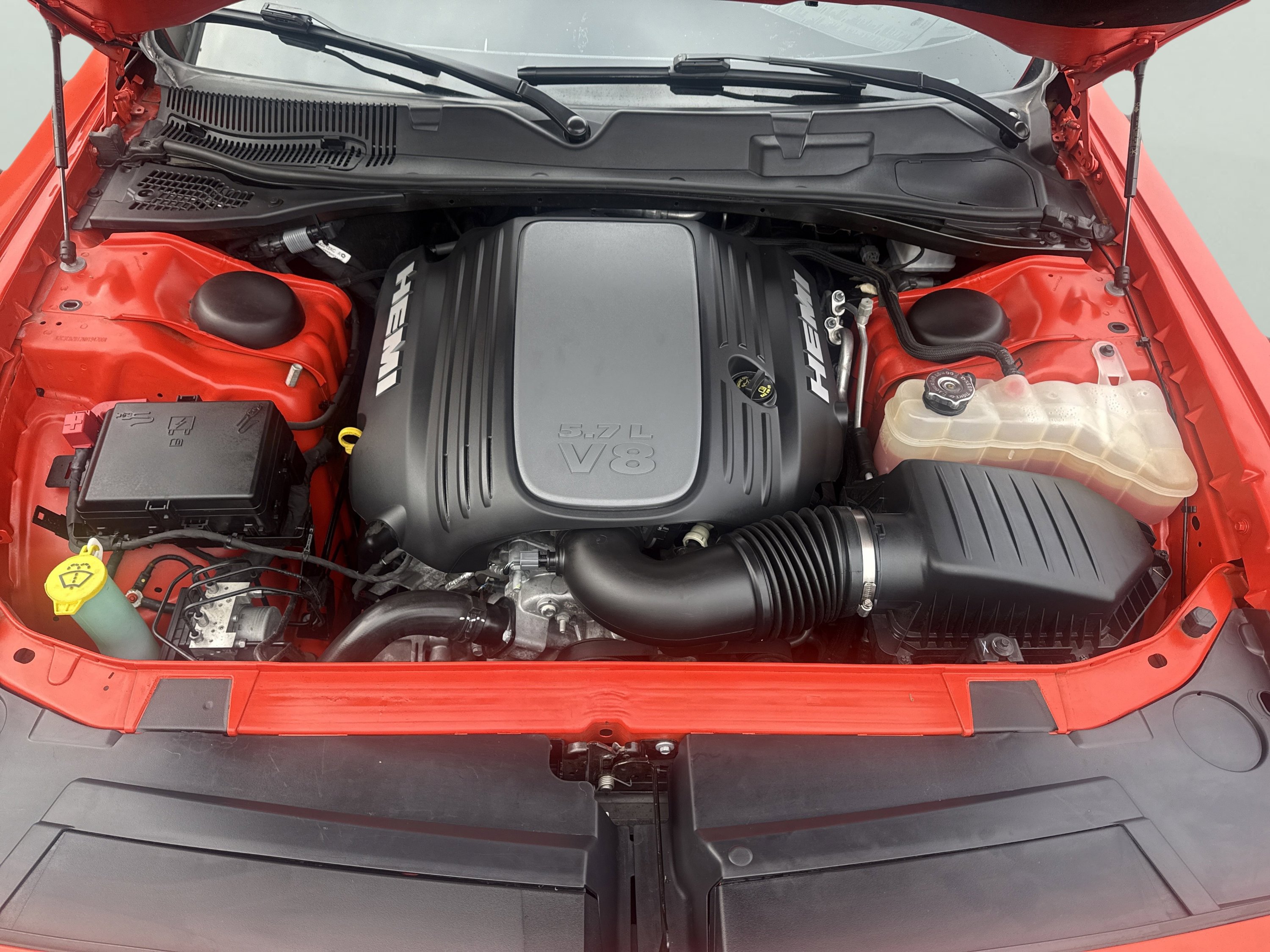 Used 2022 Dodge Challenger R/T w/ Plus Package image 9