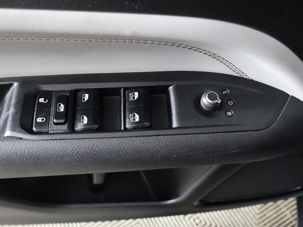 Used 2022 Jeep Compass Limited image 35