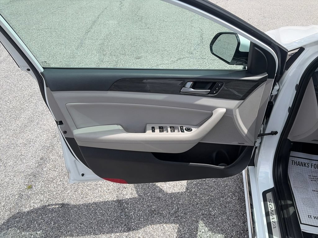 Used 2019 Hyundai Sonata Limited w/ Ultimate Package 02 FWD image 11