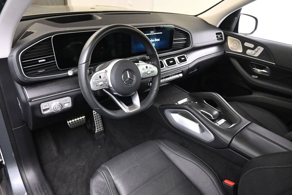 Used 2023 Mercedes-Benz GLS 580 4MATIC image 10