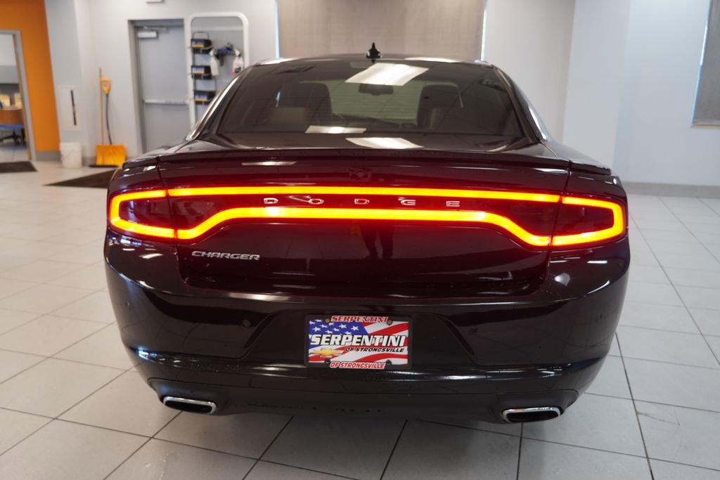 Used 2017 Dodge Charger SXT w/ AWD Plus Group image 9
