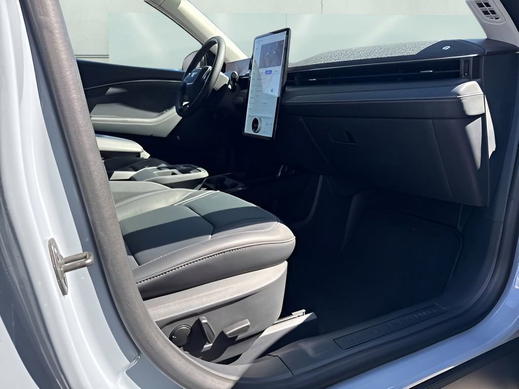 Used 2025 Ford Mustang Mach-E Premium image 31