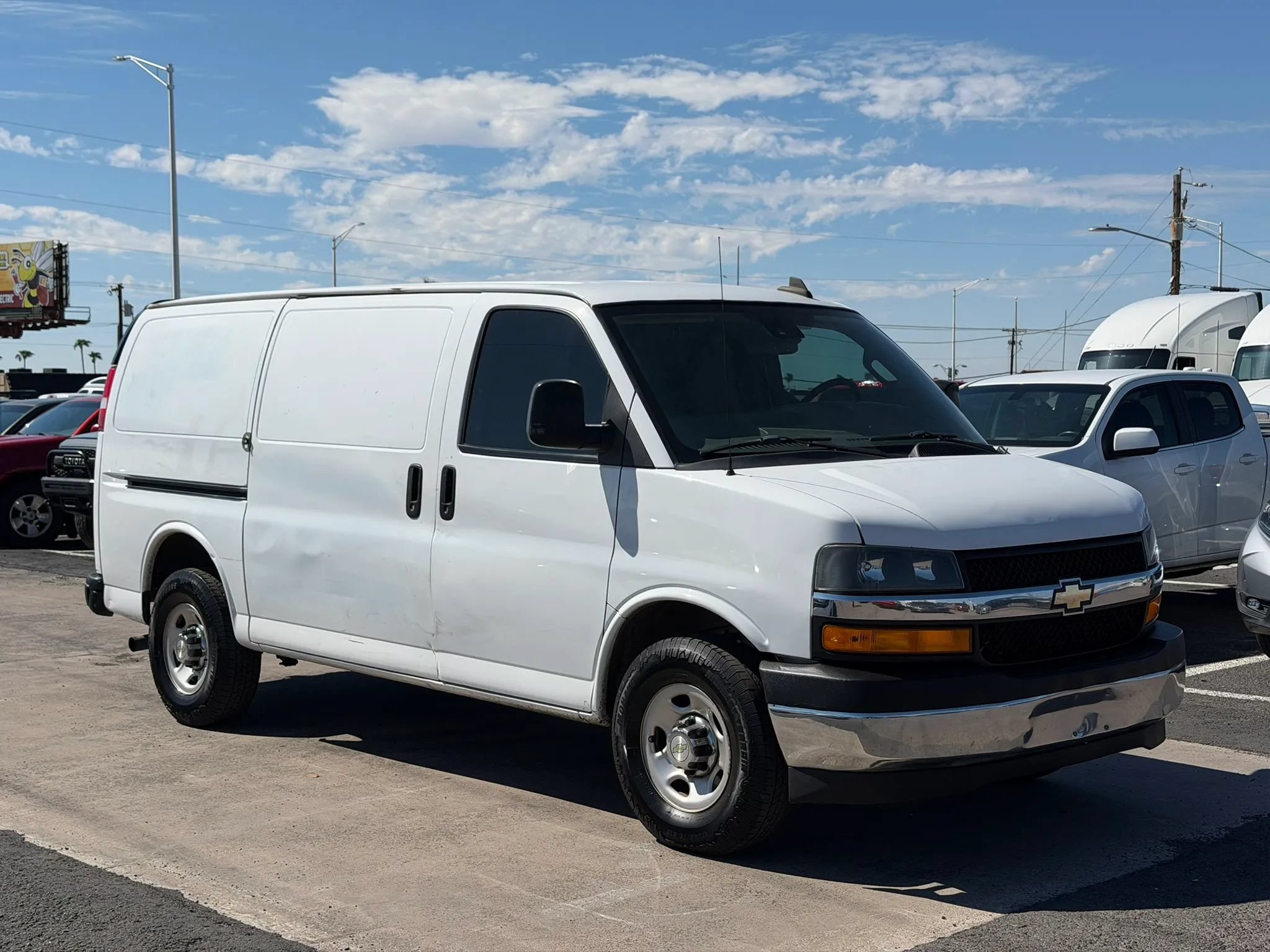 Used 2021 Chevrolet Express 2500 w/ Safety Package RWD image 12