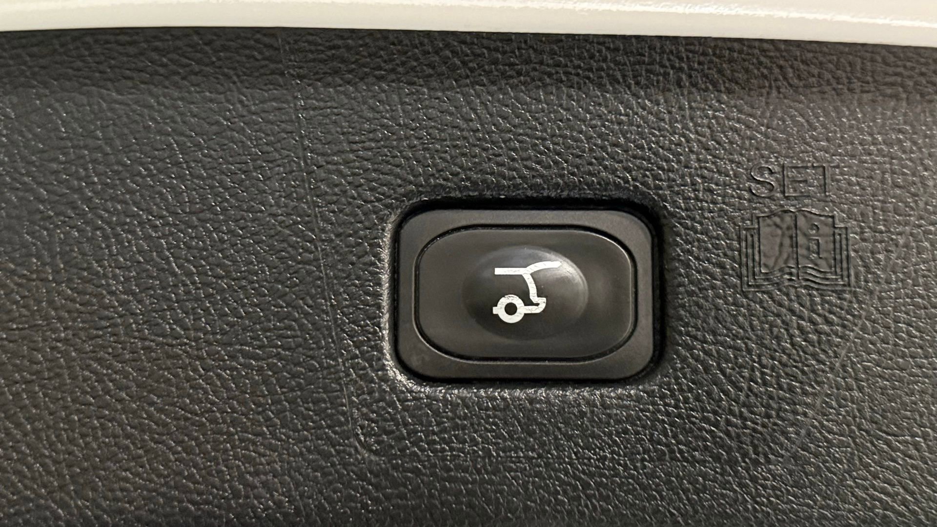 Used 2022 Ford Edge SEL w/ Convenience Package image 27