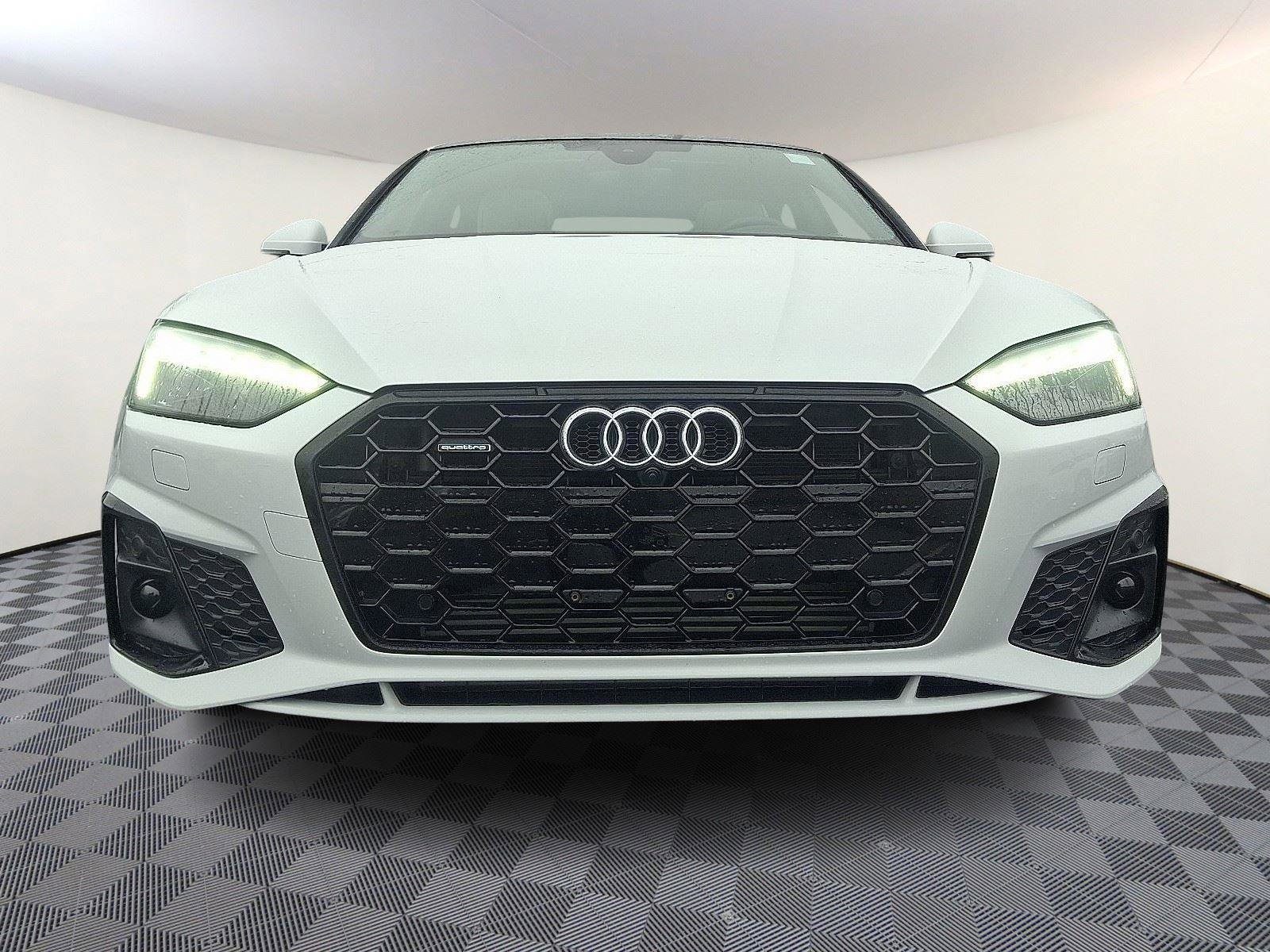 Used 2025 Audi A5 2.0T Prestige image 2