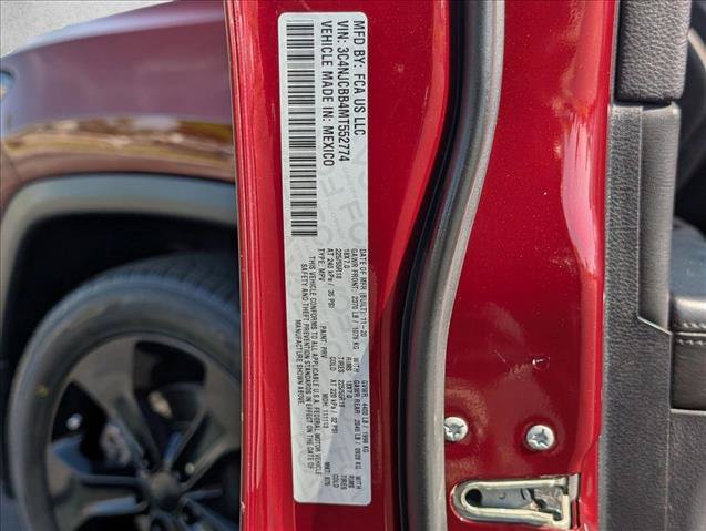 Used 2021 Jeep Compass Latitude w/ Sun and Sound Group FWD image 27