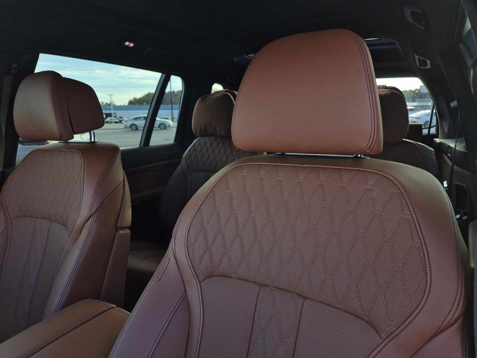 Certified 2025 BMW X7 M60i w/ Climate Comfort Package image 31
