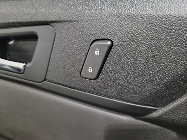 Used 2015 GMC Acadia SLE image 43