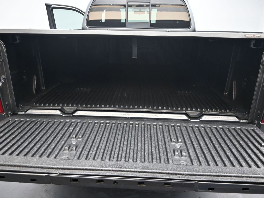 Used 2018 Nissan Frontier SV image 11