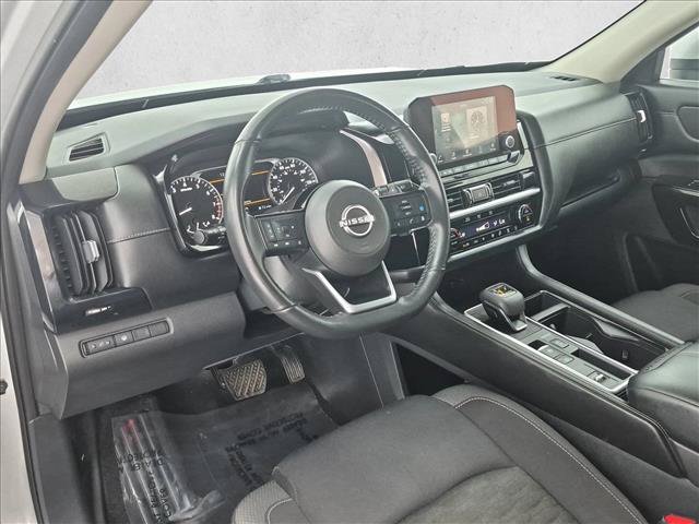Used 2022 Nissan Pathfinder SV FWD image 10