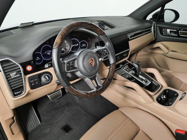 Certified 2022 Porsche Cayenne S image 4