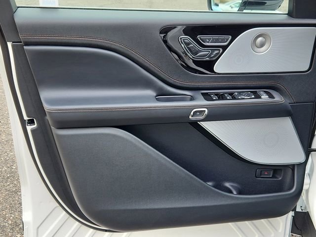New 2025 Lincoln Aviator Black Label image 7