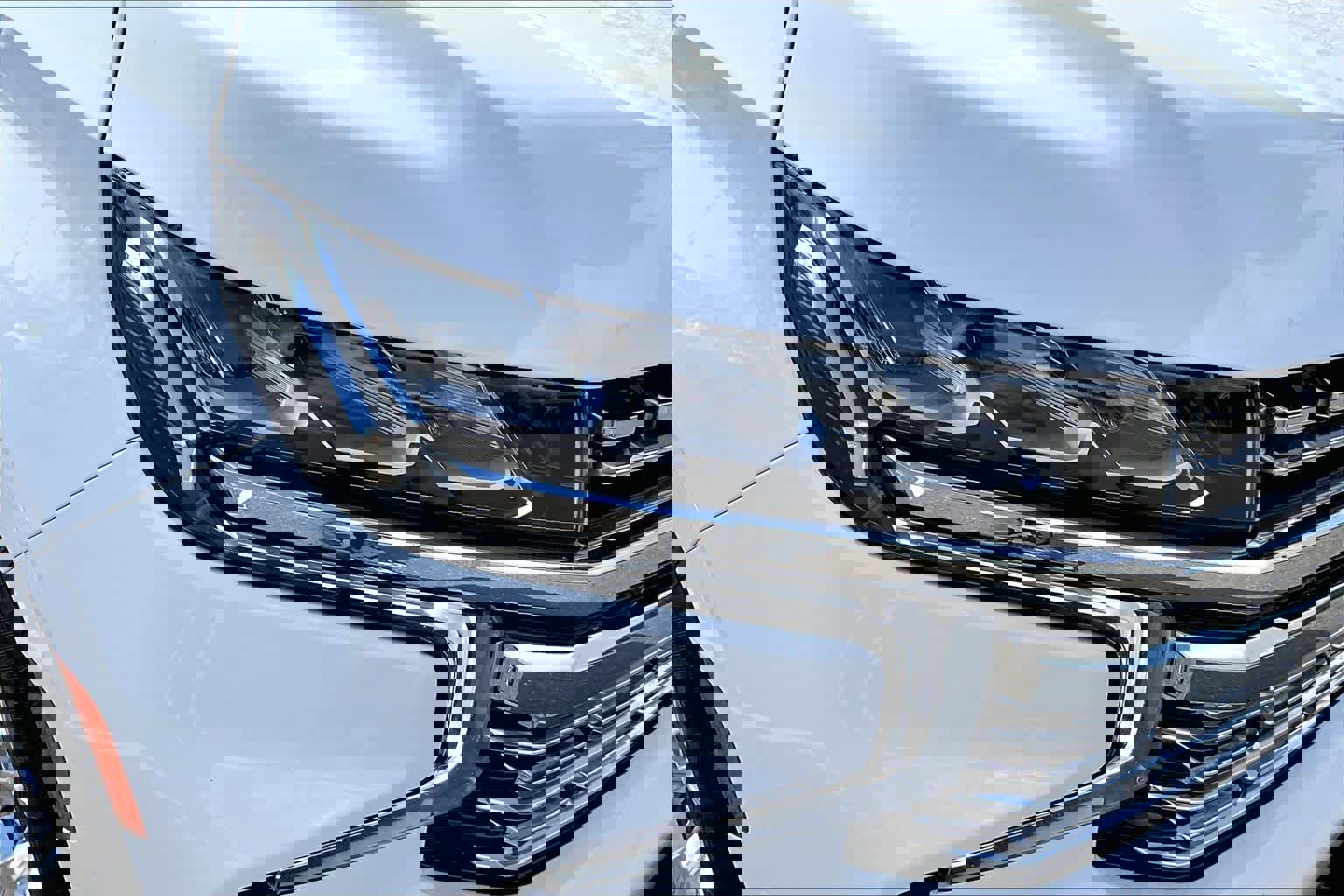 Used 2023 Chevrolet Suburban Premier image 27